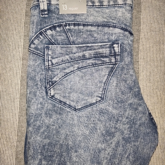Jeans - Picture 3 of 3